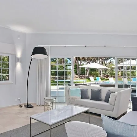 Lagoa Villa With Pool